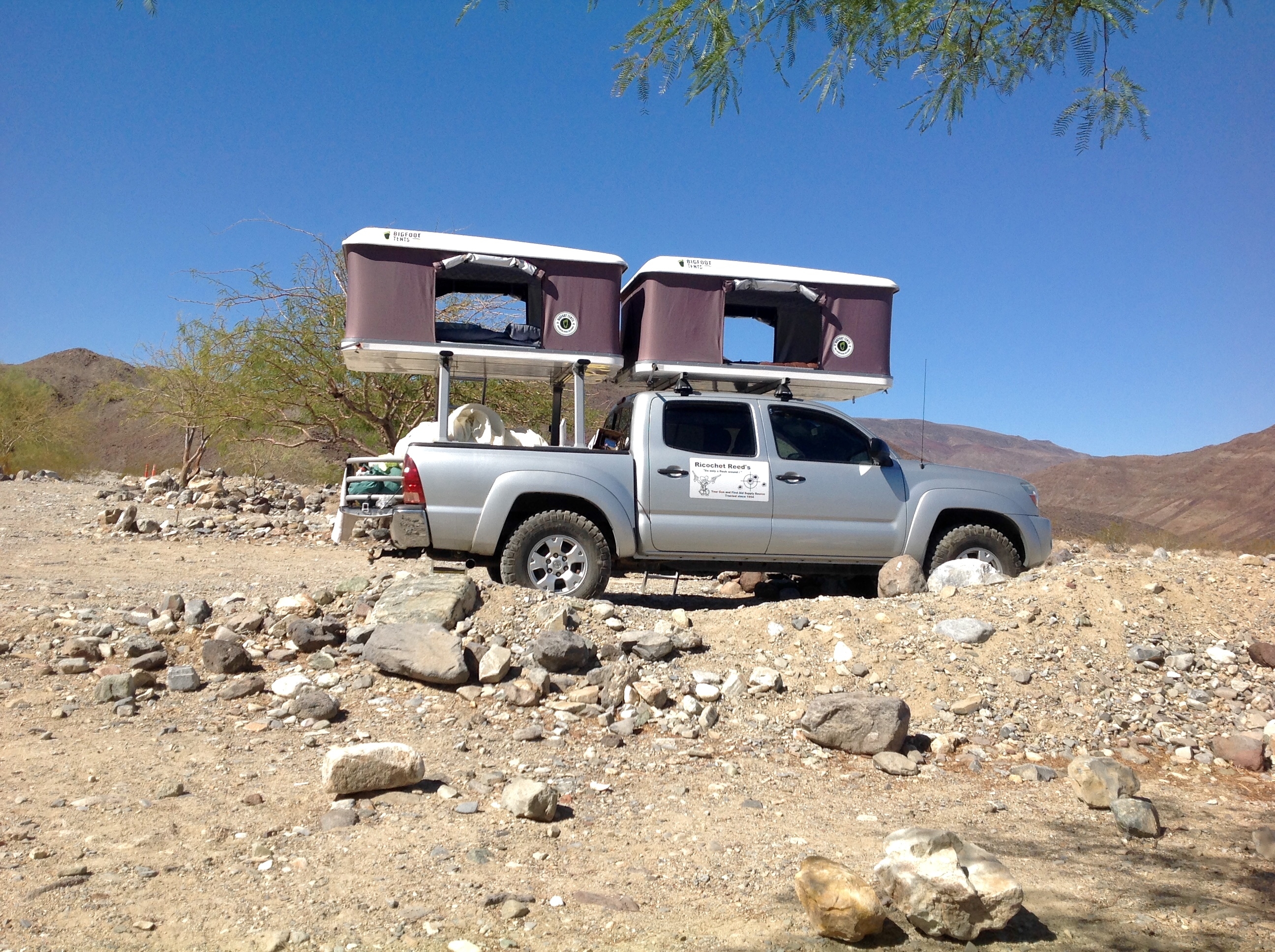 Explorer Series Hard Shell Roof Top Tent